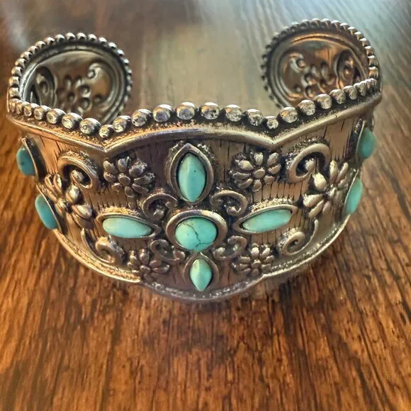 Western Cowgirl Turquoise Gemstone Floral Wide Cuff Bracelet in Mixed Metals - Picture 9 of 11